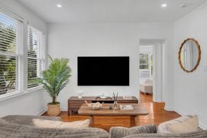 Victoria Park Oasis Walk to las Olas Beach