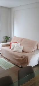 Excelente Quarto Suíte, fica a 350m da Praia Caribessa