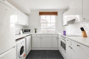 New! Lovely 2BR Marylebone Penthouse by Baker St