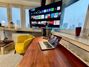 SAWA Apartment 2xMetro WiFi 500 Mbs 50’TV Netflix HBO AppleTV+