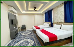 ROYAL HOTEL RINN - Near Shree Kashi Vishwanath Temple - Fully Air Conditioning And Free Wi-Fi Hotel With Lift And Spacious Parking Space - BEST HOTEL IN VARANASI
