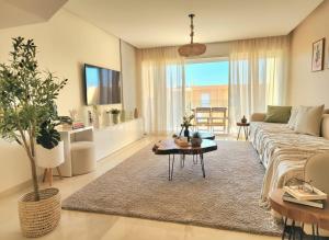 Luxurious Surf & Golf Neroli 12 Beach Apartment