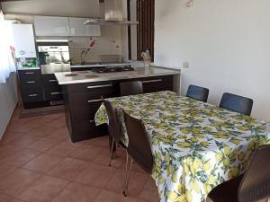 LOBEA BEACH HOUSE - enjoy a beach lifestyle!