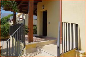 LOBEA BEACH HOUSE - enjoy a beach lifestyle!