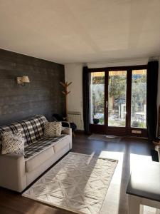 studio cozy avec vue montagne et jardinet