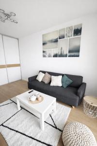 InPoint Mogilska Tower City View Apartments near Tauron Arena