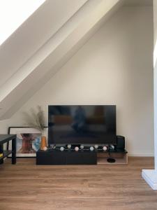 Cozy center Studio with Gym & Terrace