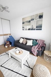 InPoint Mogilska Tower City View Apartments near Tauron Arena