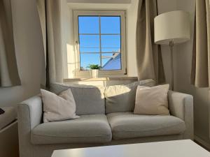 Yellow House Apartments - Top 3