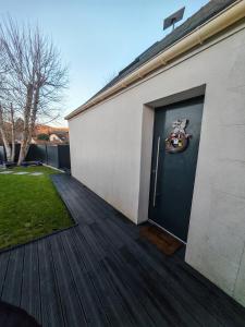 Nice little duplex house in Elancourt village