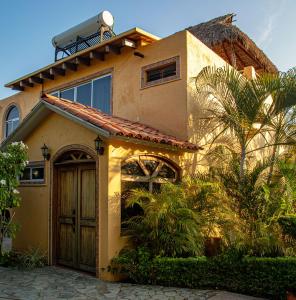 Hotel Zandoyo Bed & Breakfast