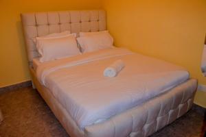 2 bed room ensuite makasembo