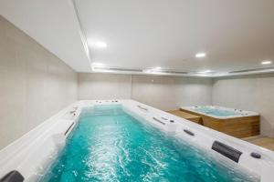 Apartment Josefine - Meerblick, Pool und Wellness