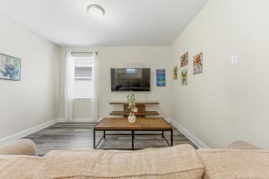 Encore Resort luxury house 8 bedrooms, pool and spa