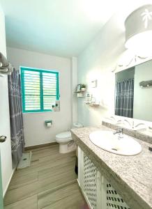 La Dolce Vita Beachfront Apt 2