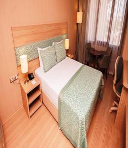 Hotel Tu Casa Stay Near Delhi Airport