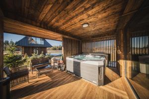 WHITE BROOK Luxury Chalets