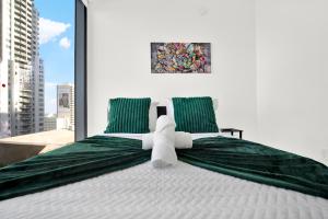 Ocean View Condo Near Cruise Port, Bayfront, Arena plus Free Parking