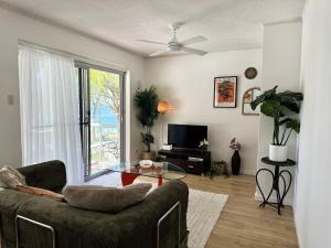 Dutchies Beachside Lookout - 50m to the Beach