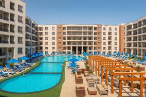 Tiba Golden Resort with private Beach