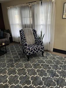 420 friendly 3 bedroom upstairs apartment