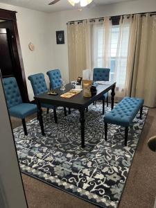 420 friendly 3 bedroom upstairs apartment