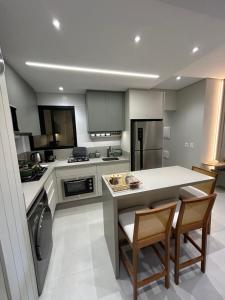 Apartamento Praia de Palmas Governador Celso Ramos SC - 300mts do mar