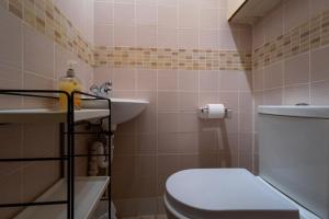 3-Bed Duplex Garden Apartment Spacious with easy access to Central London