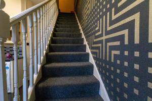 3-Bed Duplex Garden Apartment Spacious with easy access to Central London