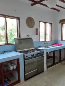 4 Br Villa Diani near Beach