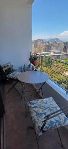 Departamento luminoso con balcón y vista despejada a pasos de metro Toesca