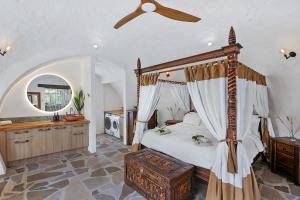 Sunshine Coast Hinterland Igloo Retreat Romantic & Private