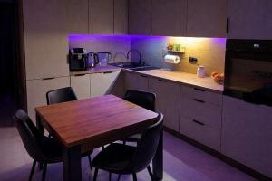 Apartament Corner Cappuccino z wanną z hydromasażem w centrum Tomaszowa! Parliamo anche Italiano!