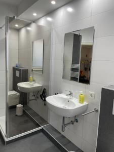 N27 City Stay - Modern Apartment Near Main Station - 24h Self-Check-in