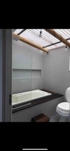 suite master Glass House