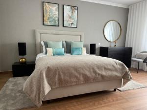 Full private 180sqm Villa - Terrace Jacuzzi - 200m Beach & Sea View