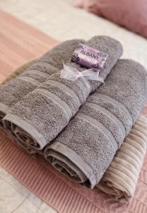 Apartamento novo, excelente localização, 7 min da praia