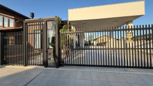 Linda Casa with pool 5 minutes from the airport