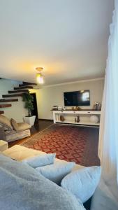 Teresopolis casa ampla em clube com piscina