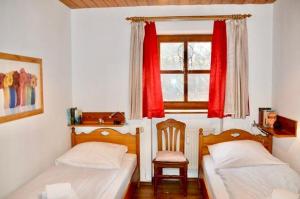 Grosse-Ferienwohnung-Pool-Sauna-Hallenbad-Wintersport-bei-Passau