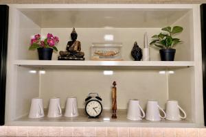 3 bedrooms apart centrally located in Mohandessein