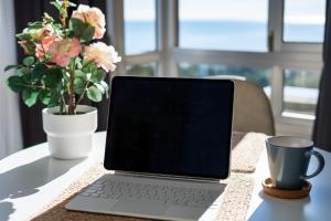 Luminoso y elegante estudio con vistas al Mediterráneo