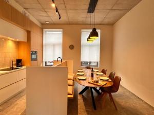 Spacious 3-Floor Holiday Home for 8 Guests