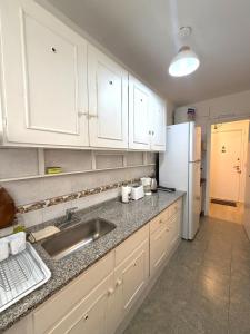 Departamento céntrico frente al casino y a pasos del mar!