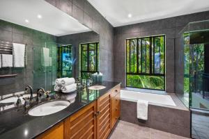 Barong Luxury Estate overlooking Cairns Unrivalled privacy and location