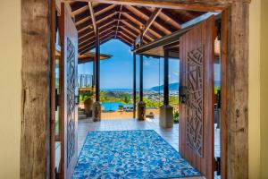 Barong Luxury Estate overlooking Cairns Unrivalled privacy and location
