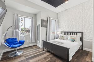 Stay at Luna on 16th & Ridge Ave