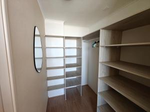 Amplio departamento en pleno centro de Chillán con estacionamiento privado