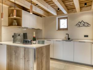 Chalet spacieux au cœur des Saisies avec accueil et Wi-Fi - FR-1-809-35