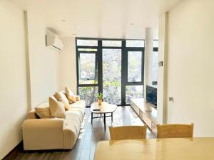 Sunny apartment in the heart of Hanoi